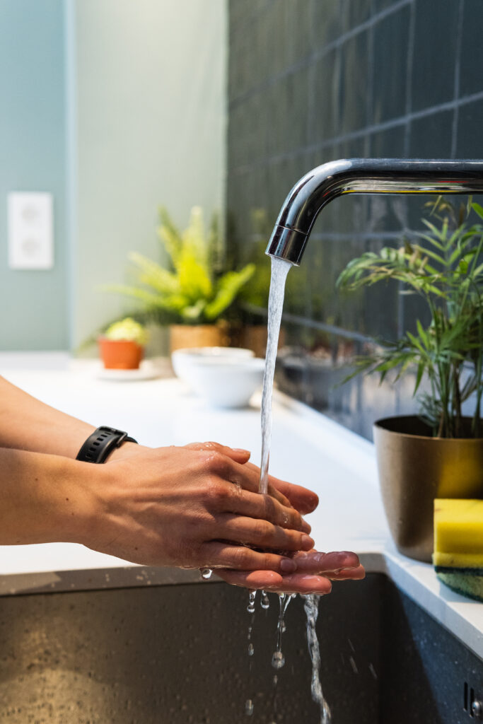 hands free faucet