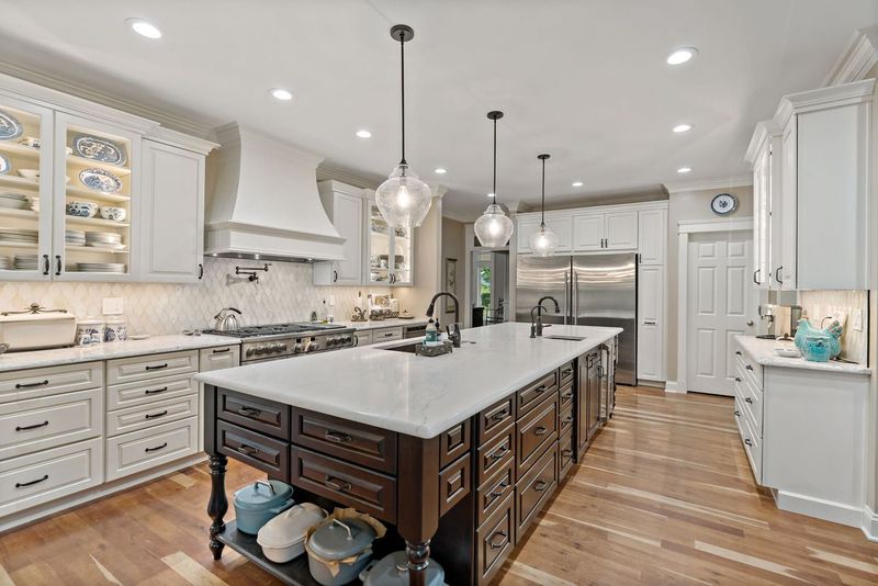 white kitchen island in Harper's Ferry