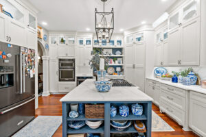 kitchen island with quartz countertops